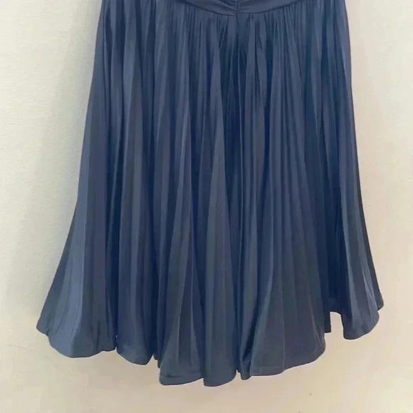 CLEARANCE [M]EUC Rubber Ducky Production Black  Strapless Midi Pleated Dress - Picture 4 of 6